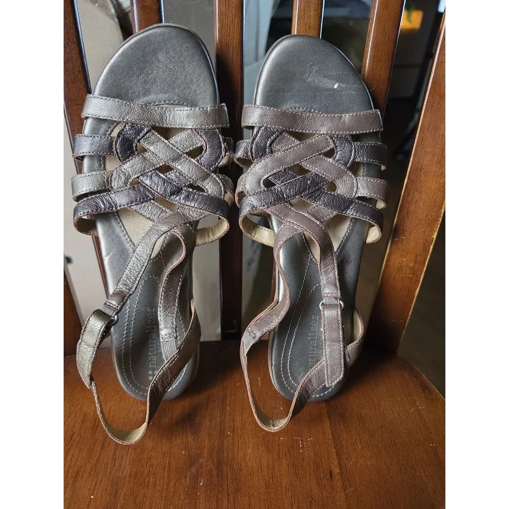 Naturalizer Sandals Metallic Strappy W Size 8.5 Hook & Eye Close